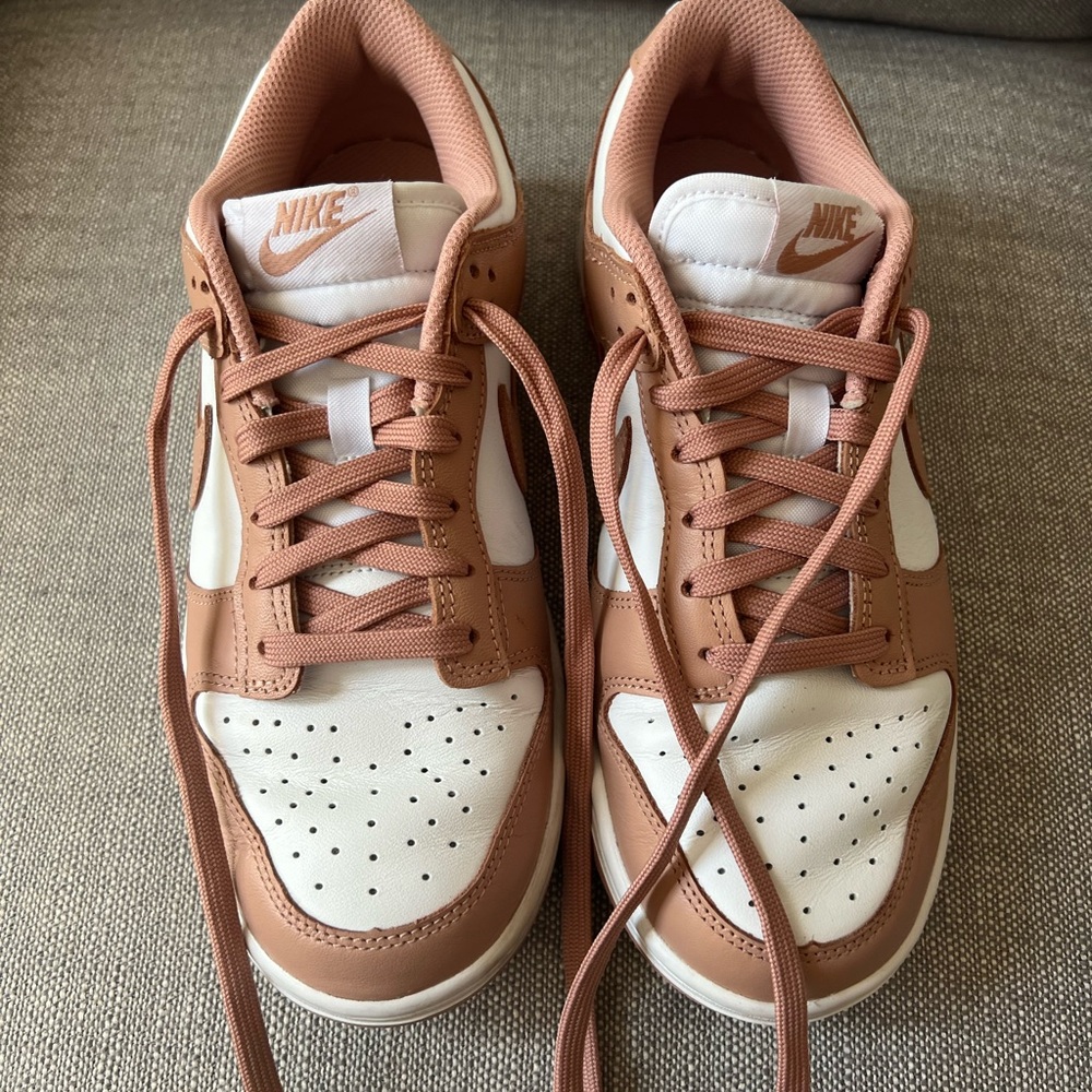 Nike Dunks Women’s